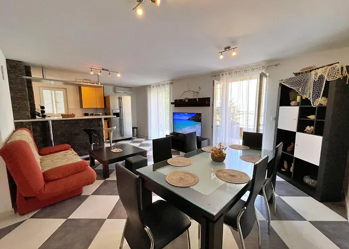 Apartman Sally *