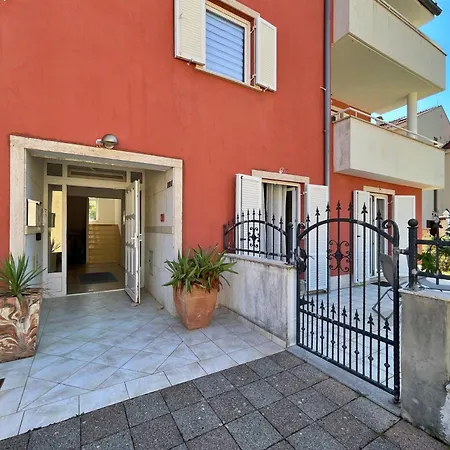 Sally Apartment