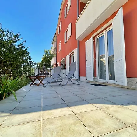 شقة Sally Čižići